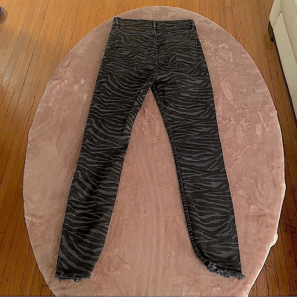 Zara Zebra / Animal Print Premium Denim Skinny High Rise Ankle Jeans